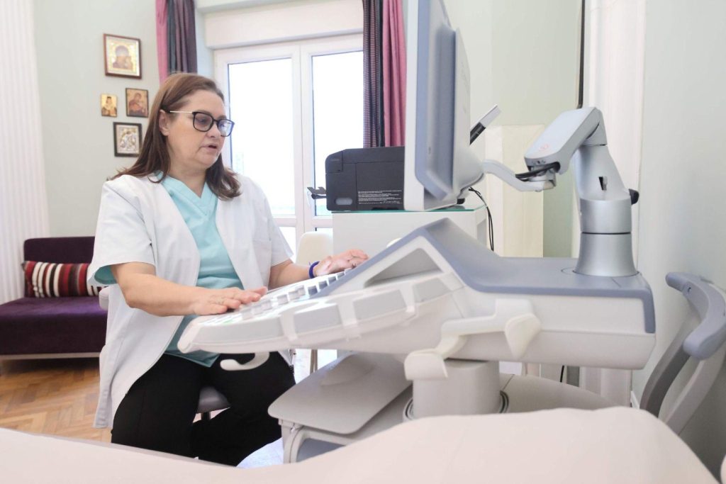 Testul Papanicolau poate salva vieți – Povestea pacientelor tratate de Dr. Lorena Turculeț