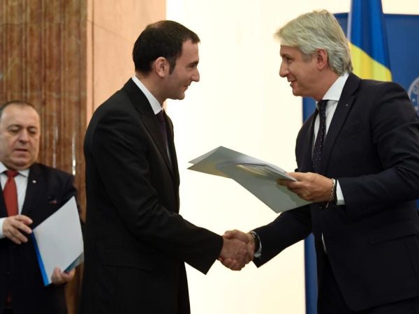 Victor Ponta, candidat la Președinția României, lansează un plan pentru irigații, alături de Eugen Teodorovici